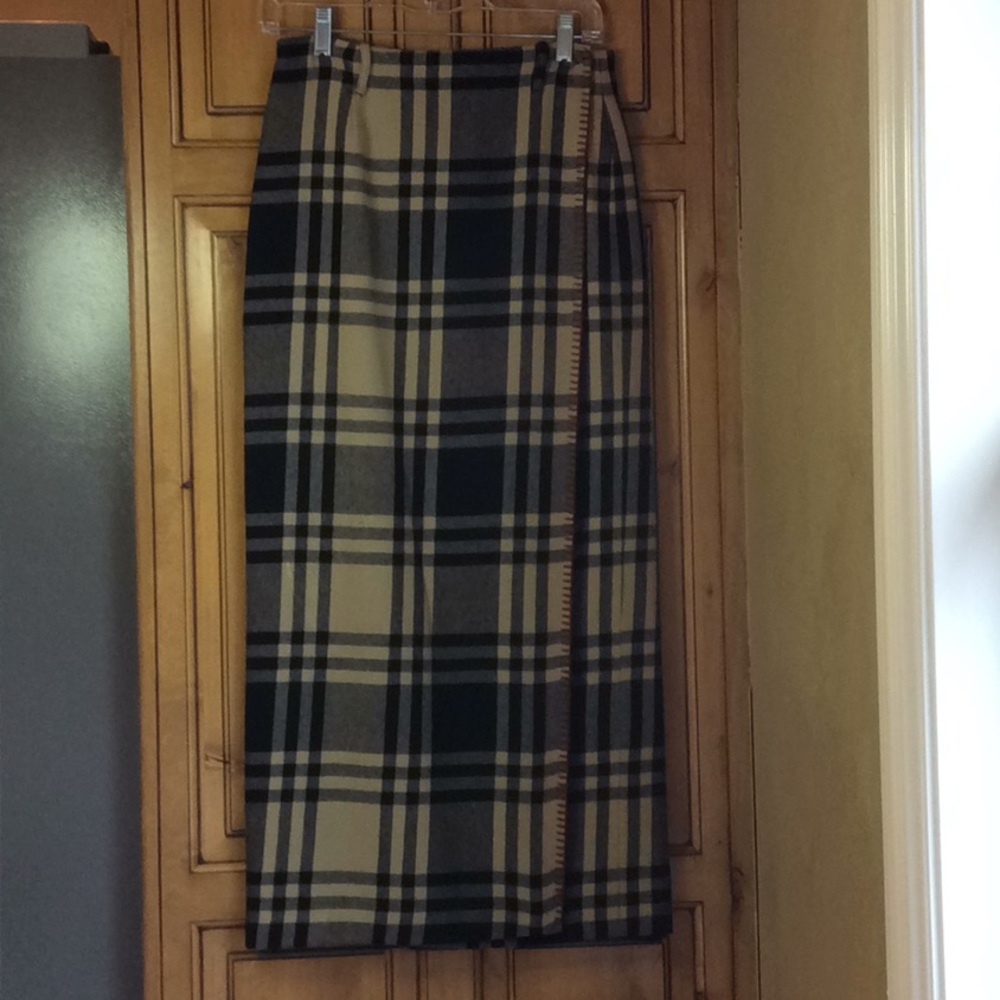 FINAL SALE PRICE Breeches 100% Wool Wrap Skirt in Sz 8